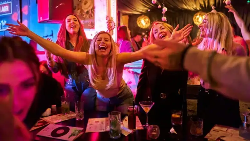 Fake ID Bars in Springfield, IL: 2026 Reality, Laws, and Safer Alternatives